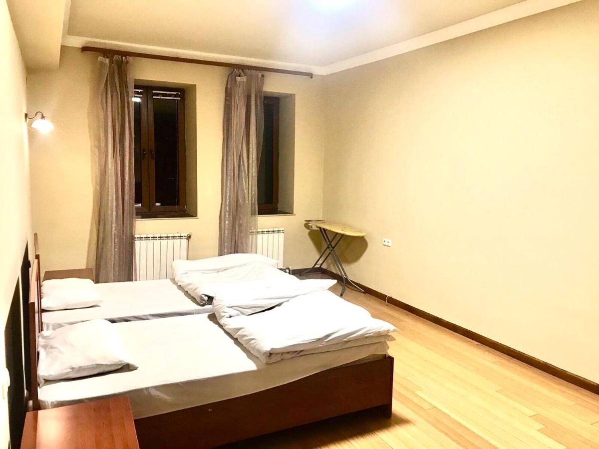Mount Hood Apartments เยเรวาน ภายนอก รูปภาพ